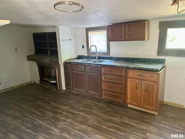 Decatur, IL 62521,3020 S LAURA ST