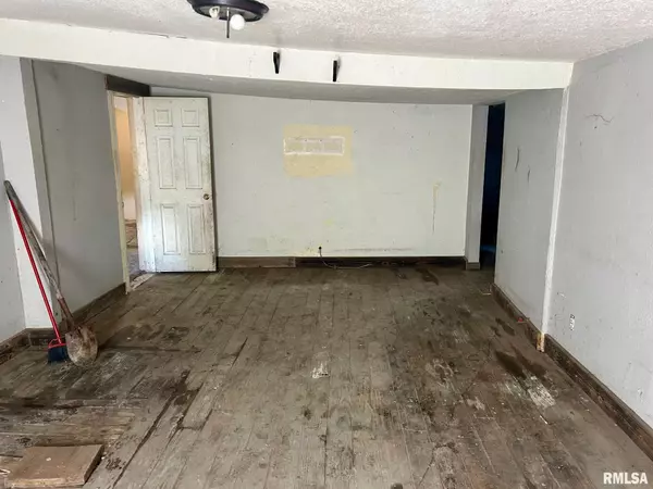 Decatur, IL 62521,3020 S LAURA ST