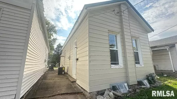 Quincy, IL 62301,1108 ADAMS ST