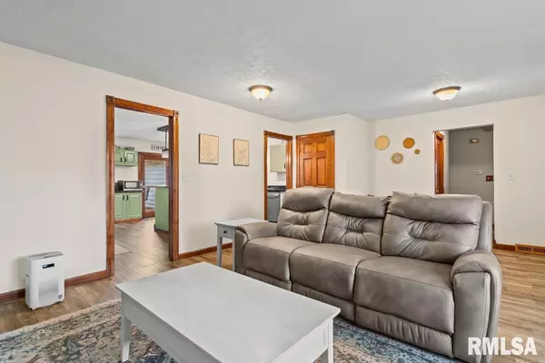 Chatham, IL 62629,719 E WALNUT ST