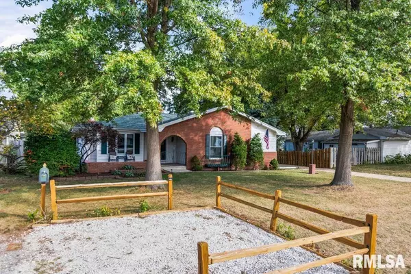 Chatham, IL 62629,719 E WALNUT ST