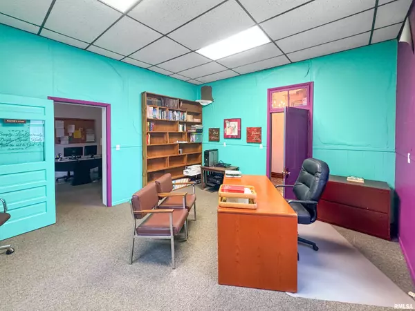 Mt Sterling, IL 62353,105 E SOUTH ST