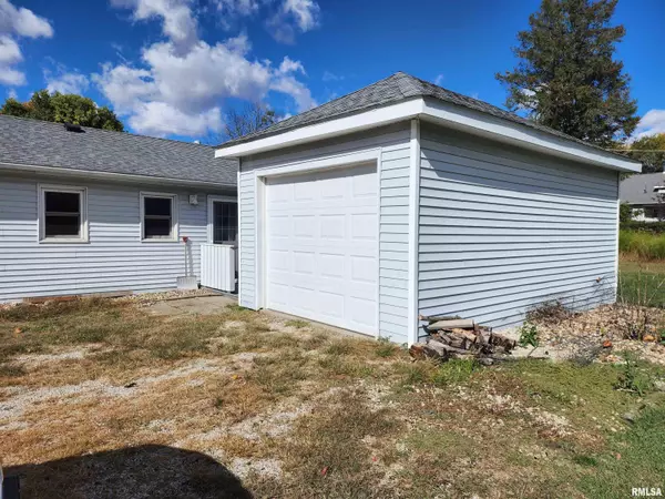 Atlanta, IL 61723,402 NW PEARL ST