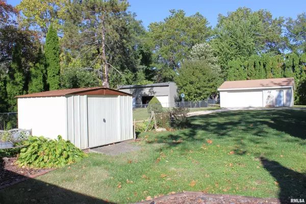 Galesburg, IL 61401,633 E GROVE ST