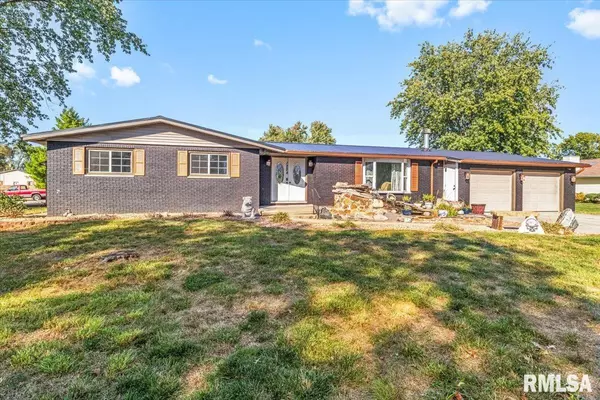 1224 COMMANCHE RD, Auburn, IL 62615