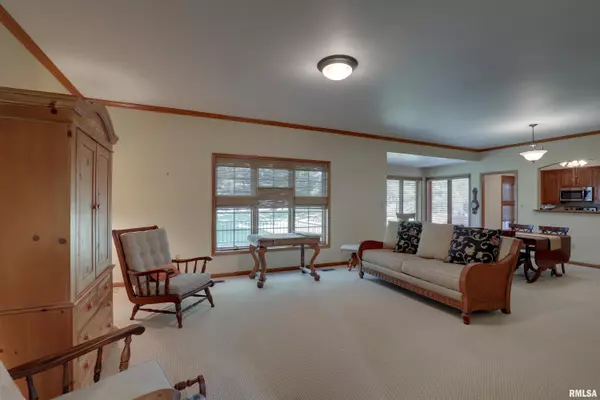 Quincy, IL 62301,104 KNOLLWOOD DR