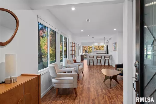 Springfield, IL 62704,21 Trailridge LN