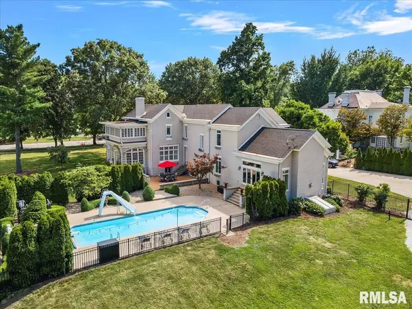 1136 W STATE ST, Jacksonville, IL 62650