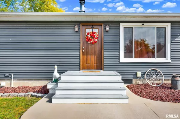 East Galesburg, IL 61430,302 S STATE ST
