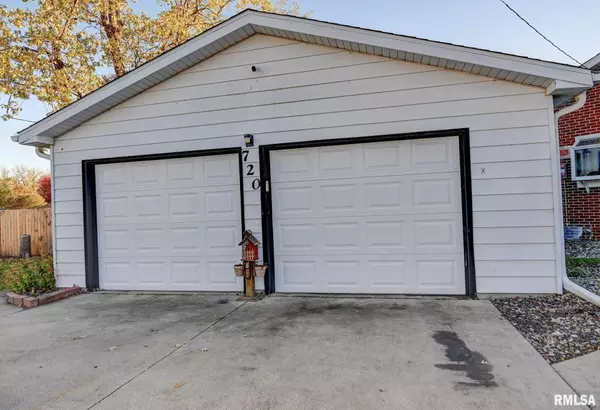 Taylorville, IL 62568,720 N Lawn AVE