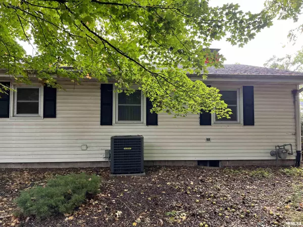 South Jacksonville, IL 62650,1434 S EAST ST