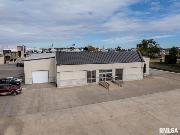 5130 BROADWAY ST, Quincy, IL 62305