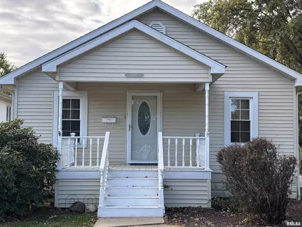 1310 W FRANKLIN ST, Taylorville, IL 62568