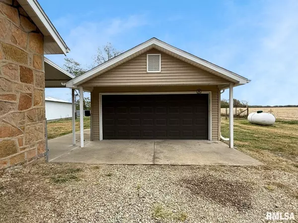 Dahinda, IL 61428,1951 US Hwy 150 E