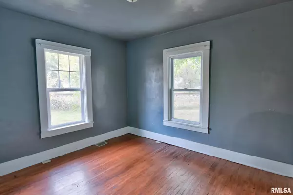 Taylorville, IL 62568,402 E ADAMS ST