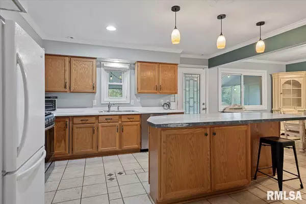 Rochester, IL 62563,112 DEER CREEK RD