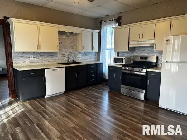 Winchester, IL 62694,11 N COMMERCIAL ST