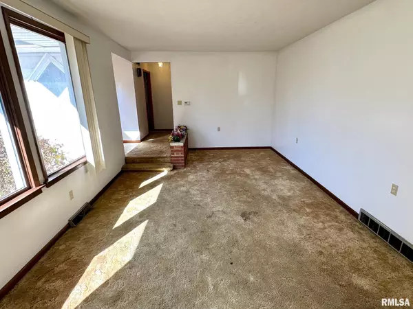 Jacksonville, IL 62650,1492 Passavant DR