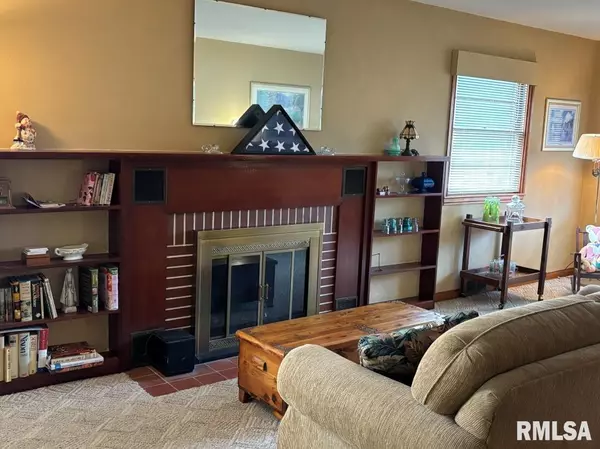 Auburn, IL 62615,253 MONROE ST