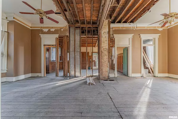 Pekin, IL 61554,726 PARK AVE