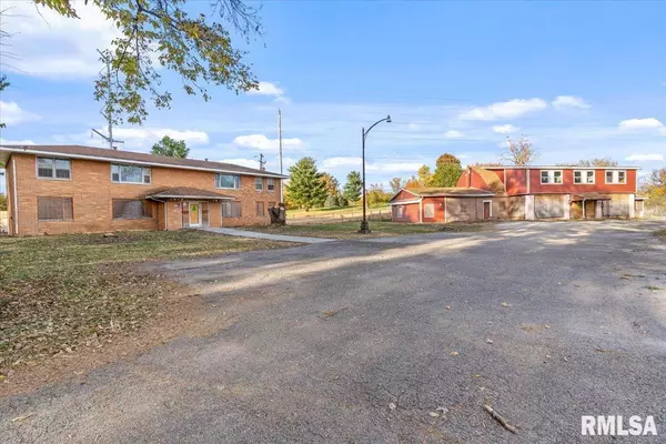 3011 Niccolls RD, Springfield, IL 62703