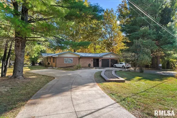 Springfield, IL 62707,900 W LAKE SHORE DR