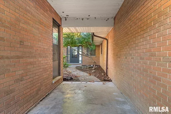 Springfield, IL 62707,900 W LAKE SHORE DR