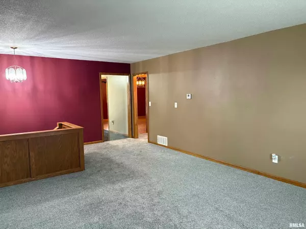 Jacksonville, IL 62650,1249 WOODS LN