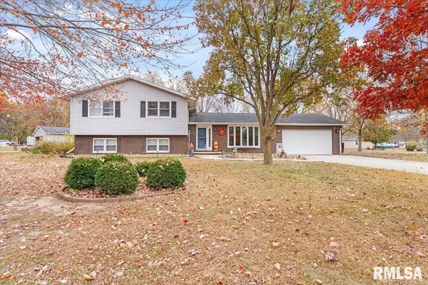 Riverton, IL 62561,66 HOLIDAY LN