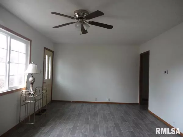 Taylorville, IL 62568,923 HAWLEY AVE