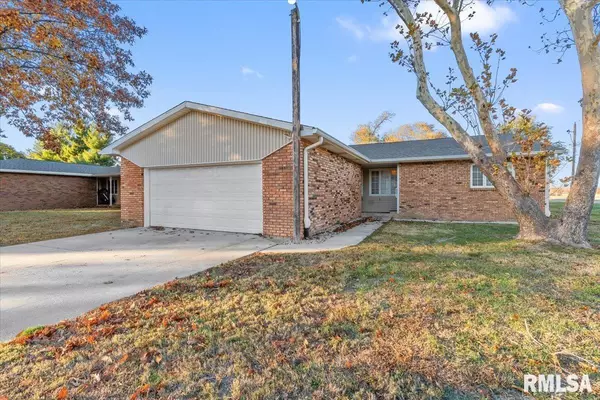 3 Sundowner LN, Springfield, IL 62711