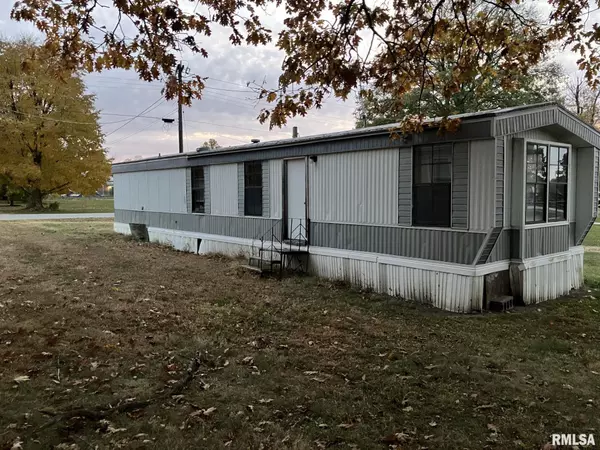 Roseville, IL 61473,255 and 265 W MAPLE ST