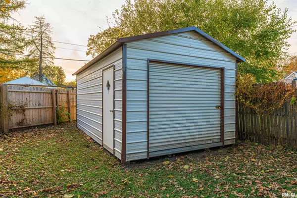 Lincoln, IL 62656,419 DECATUR ST