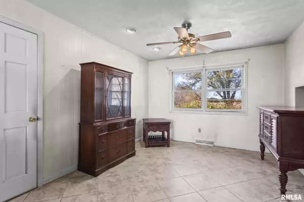 Springfield, IL 62707,6637 N WALNUT ST