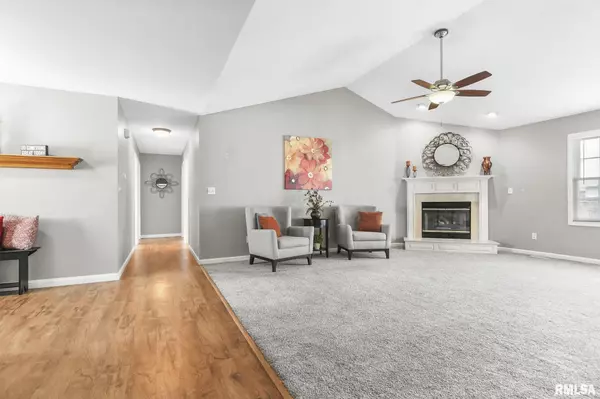 Chatham, IL 62629,1419 REDWOOD DR