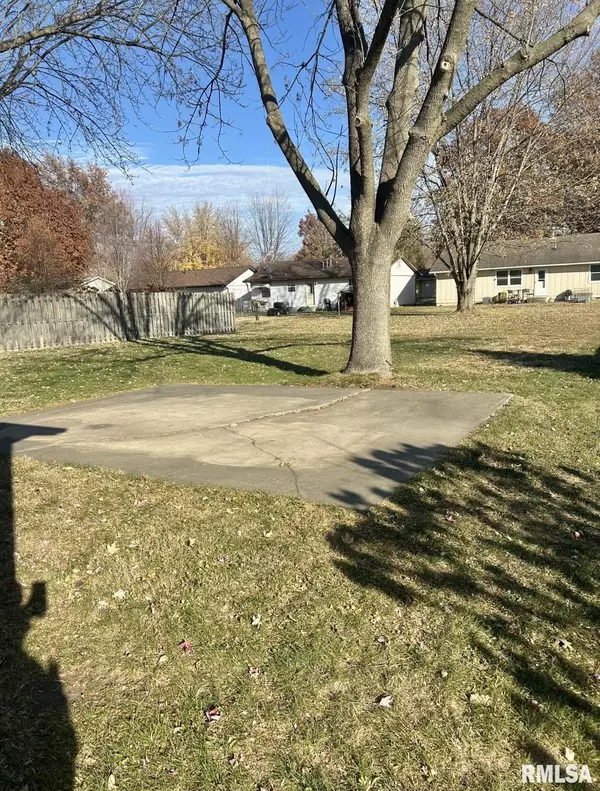 Taylorville, IL 62568,25 ELM TREE CT