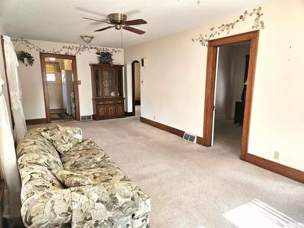 Galesburg, IL 61401,633 E 5TH ST