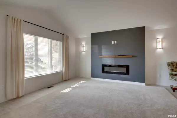 Quincy, IL 62301,4811 ELM ST