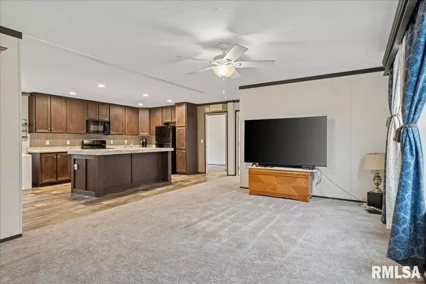 Springfield, IL 62702,3725 N PEORIA RD #203