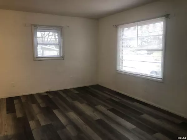 Springfield, IL 62702,1605 W North Grand AVE