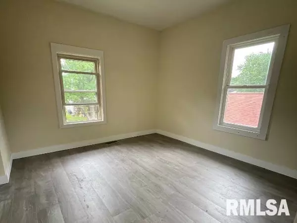 Springfield, IL 62703,2339 S 10TH ST