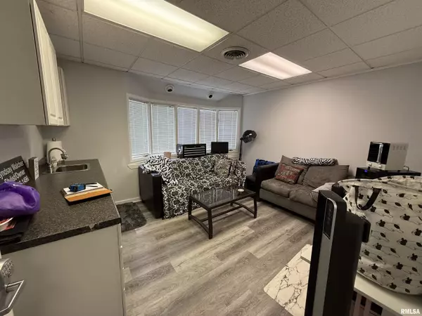 Springfield, IL 62704,948 Clocktower DR #Main Floor