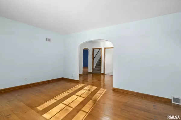 Springfield, IL 62704,1517 W JACKSON ST