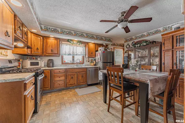 Lincoln, IL 62656,526 Comet AVE