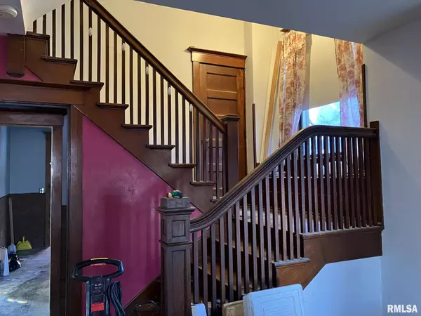 Monmouth, IL 61462,406 S A ST