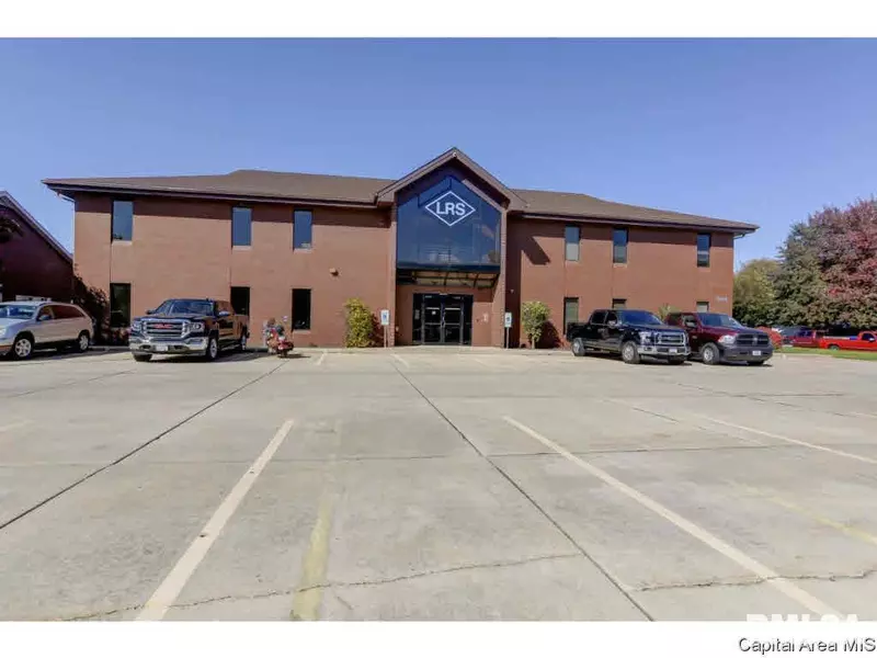 2651 FARRAGUT DR, Springfield, IL 62704