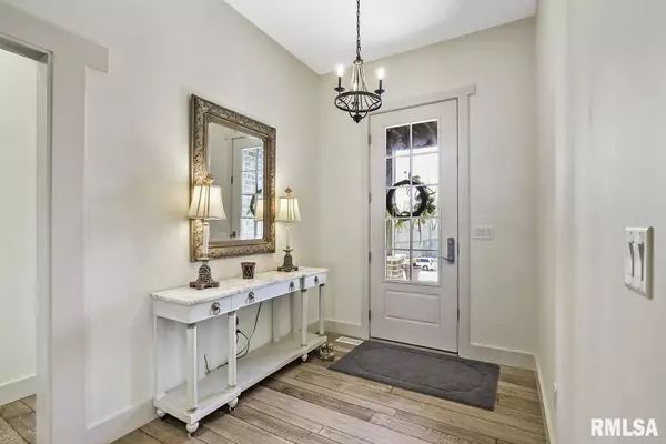 Springfield, IL 62711,504 Poinsettia RD