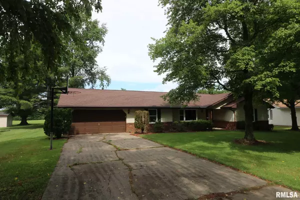 1105 MEADOWLARK DR, Carterville, IL 62918
