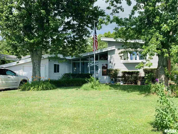 812 E DAVIE ST, Anna, IL 62906