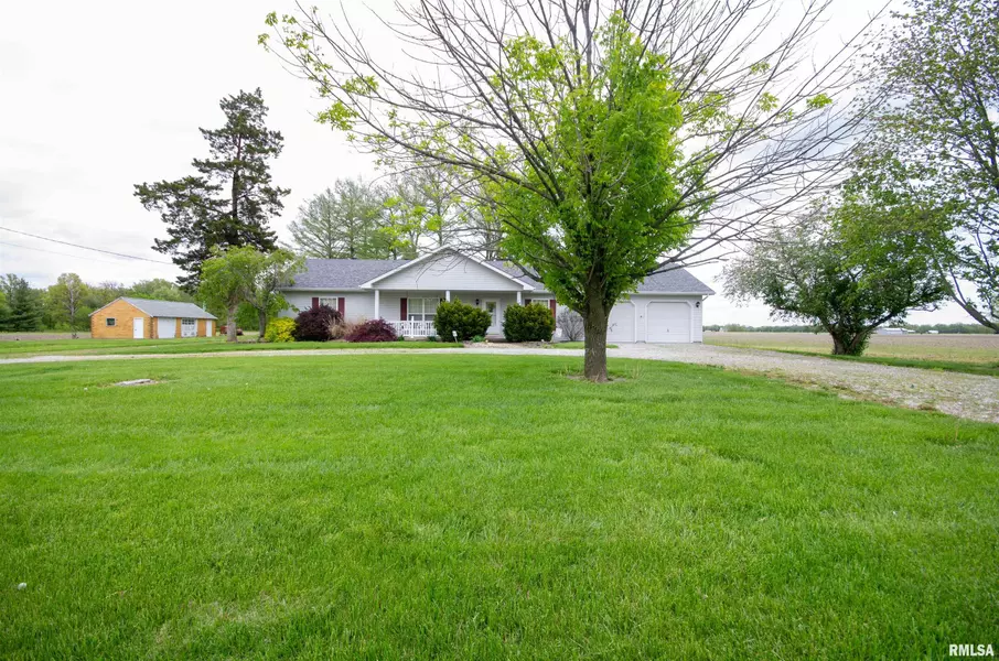 3280 Old US 51 RD, Sandoval, IL 62882